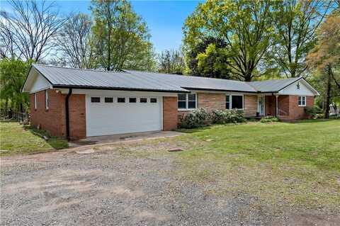 844 Rainbow Road, Advance, NC 27006