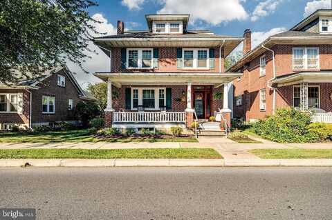 204 WOODSIDE AVENUE, READING, PA 19609