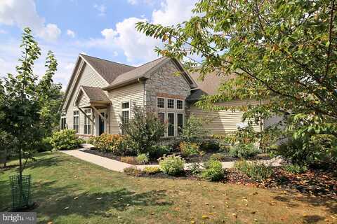 805 BRIAR EDGE COURT, LEBANON, PA 17046