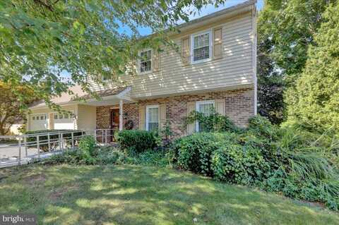 802 APPLE DRIVE, READING, PA 19610