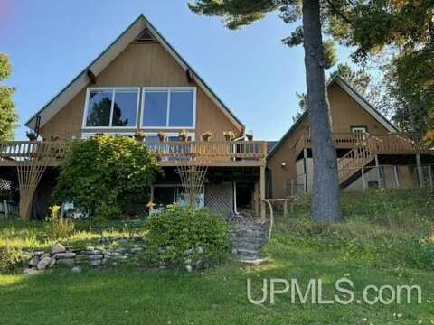 7753 Evergreen, Munising, MI 49862