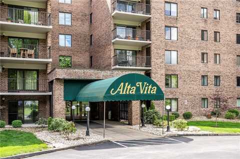 3 Alta Vita Dr, Hempfield Twp, PA 15601