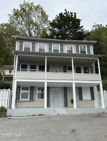 255 Hillside Street, Everett, PA 15537