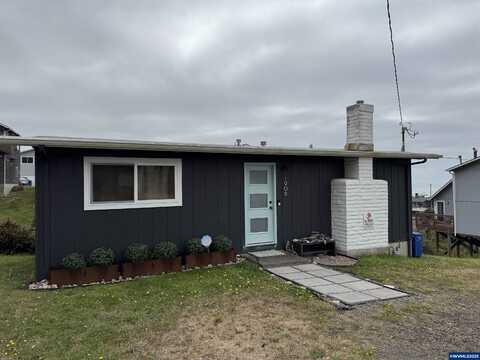 1906 NE 69th St, Lincoln City, OR 97367