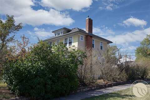 724 N Center Avenue, Hardin, MT 59034