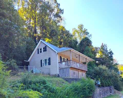 47 SPRUCE AVENUE, PINEVILLE, WV 24874