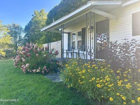 74 Briggs Ave, Pittsfield, MA 01201
