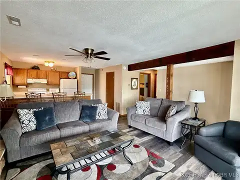 405 Barba Le Lane unit: 2E, Lake Ozark, MO 65049