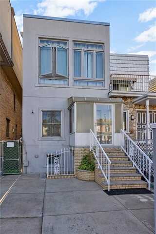82 West End Avenue, Brooklyn, NY 11235