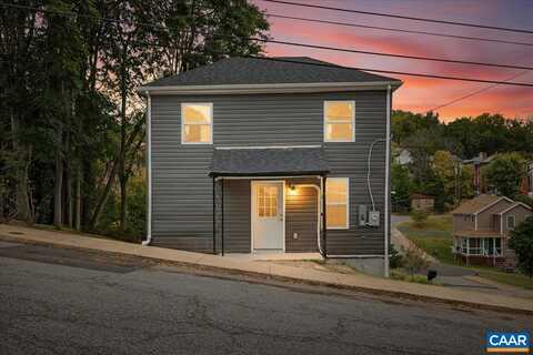 1003 W JOHNSON ST, STAUNTON, VA 24401