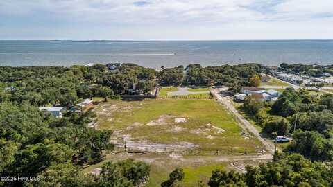 177 Huntley Road, Harkers Island, NC 28531