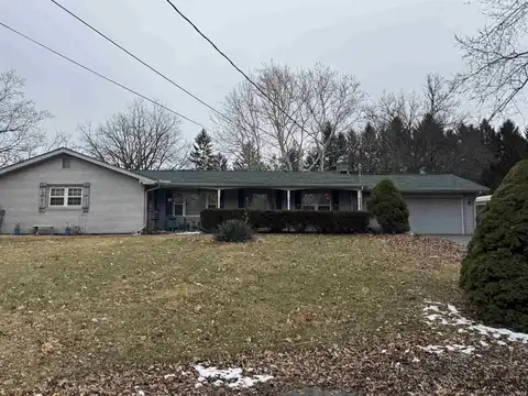 624 N LAKEVIEW Court, Greentown, IN 46936