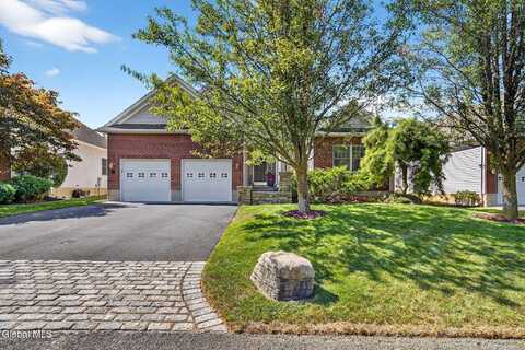 7 Conway Circle, Loudonville, NY 12211