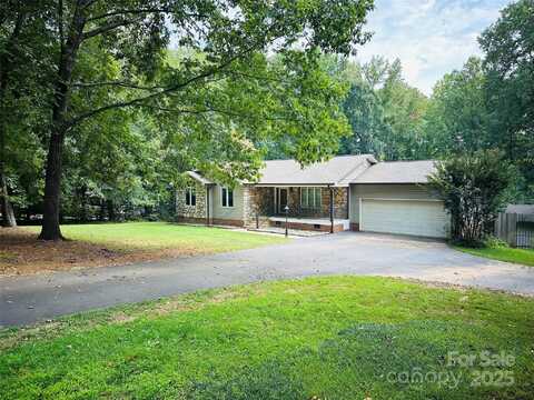 7536 Forest Oak Drive, Denver, NC 28037
