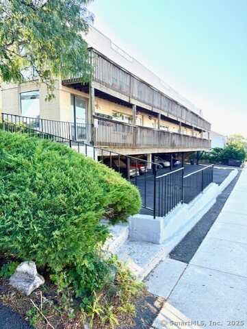 8 Wardwell Street, Stamford, CT 06902