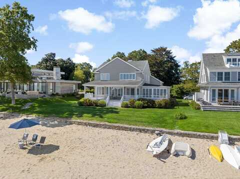 43 Shore Road, Clinton, CT 06413