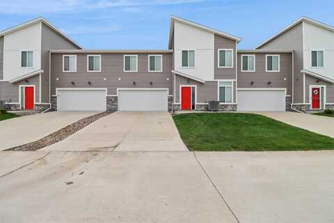 9574 Crowning Drive, West Des Moines, IA 50266