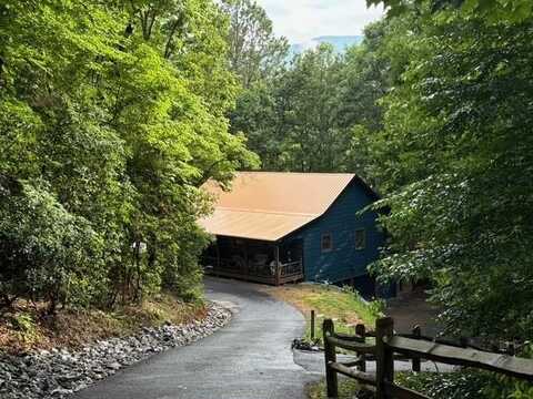 3196 Creekview Road, Hiawassee, GA 30546