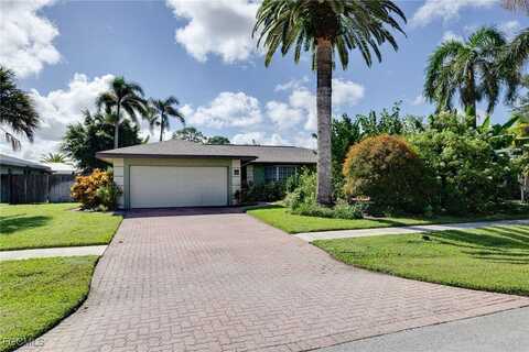 3523 Santiago Way, Naples, FL 34105