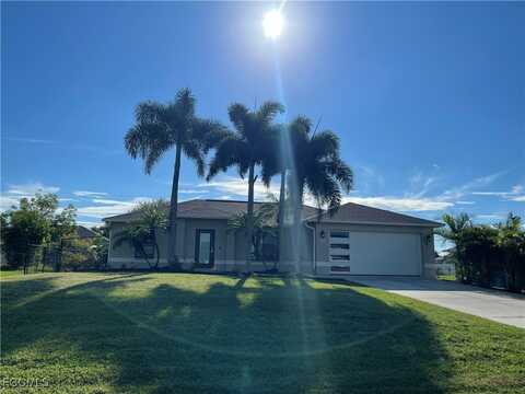 903 SE 5th Place, Cape Coral, FL 33990