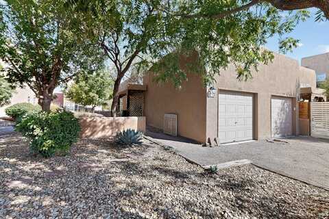 1715 VIOLETAS Road NW, Albuquerque, NM 87104