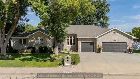 3110 Brentwood Dr, Grand Island, NE 68801
