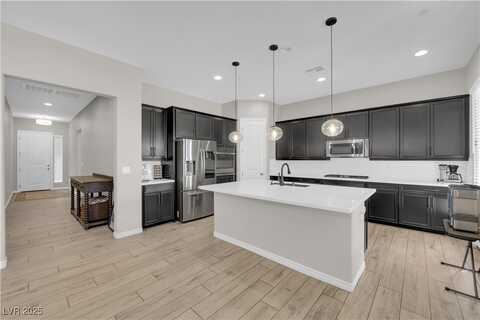 10943 Tracy Stevens Avenue, Las Vegas, NV 89166