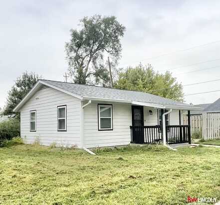 2411 NW 2nd Street, Lincoln, NE 68521