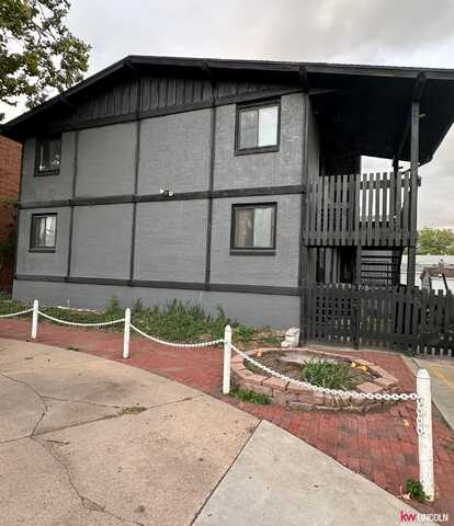 700 S 17th Street, Lincoln, NE 68508