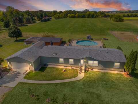 66150 M 62, Edwardsburg, MI 49112
