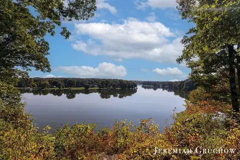 3140 Thornapple River Drive SE, Grand Rapids, MI 49546