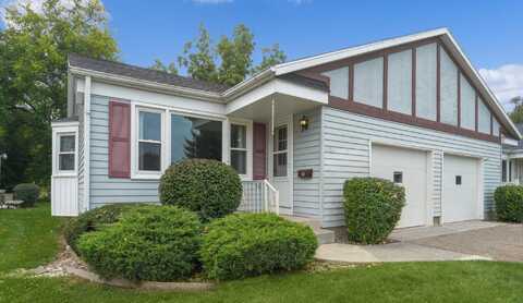 1050 Village Lane, Jenison, MI 49428