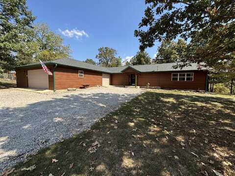 102 Lightning Springs Road, Protem, MO 65733