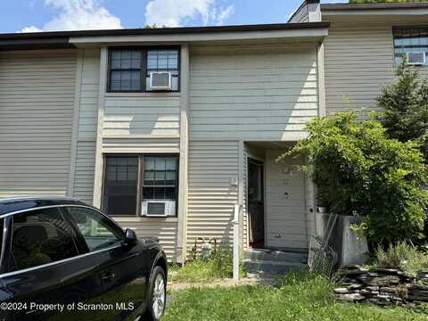 17 Hunts Court, Abington, PA 18411