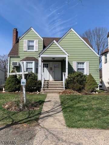 36 Derwent Ave 2nd Fl, Verona, NJ 07044