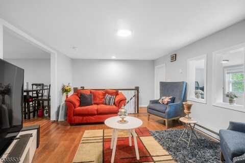 70 Nestor St, Franklin, NJ 07416