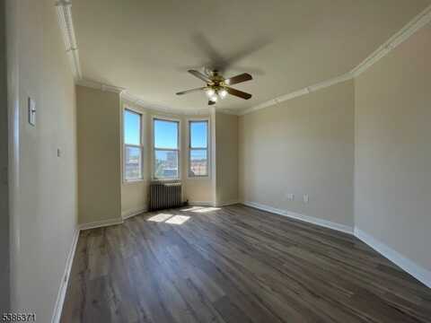 115 Park Ave, Newark, NJ 07104