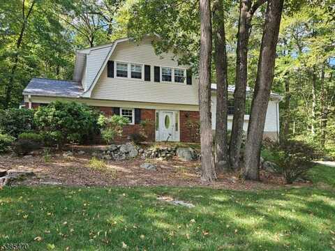 93 Edward Dr, Ringwood, NJ 07456