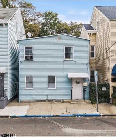 67 Plum St, Paterson, NJ 07503