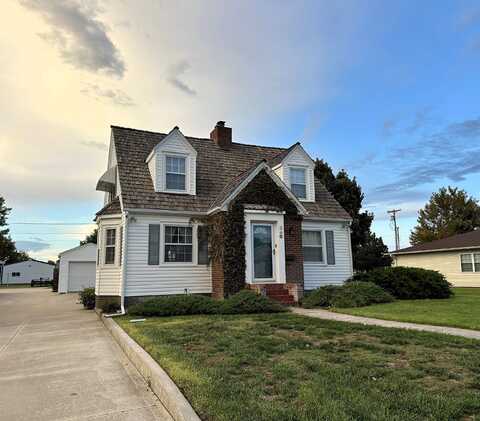360 W 5th, Hoisington, KS 67544