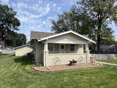 310 N Maxwell St, McPherson, KS 67460