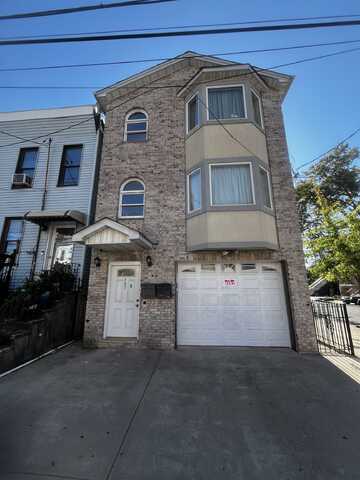 363 BRAMHALL AVE, JC, Bergen-Lafayett, NJ 07304