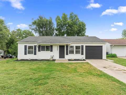 3301 Sioux Lane, Saint Joseph, MO 64503