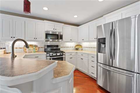 407 Signal Ridge Drive, Baldwin City, KS 66006