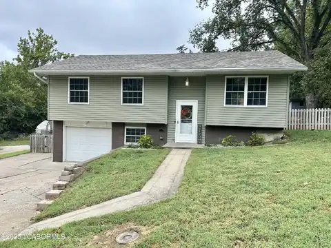 5203 STARLITE COURT, Jefferson City, MO 65109