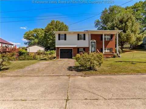 202 Village Court, Scott Depot, WV 25560