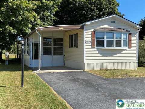 5905 Glencrest Boulevard, SLATINGTON, PA 18080