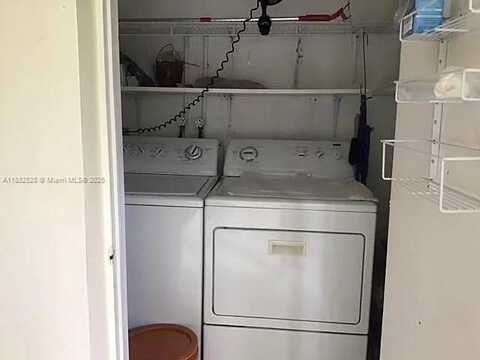 2395 Jaeger Dr, Delray Beach, FL 33444