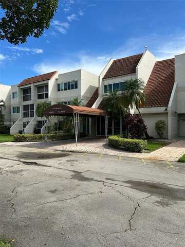 100 Lakeview Dr, Weston, FL 33326