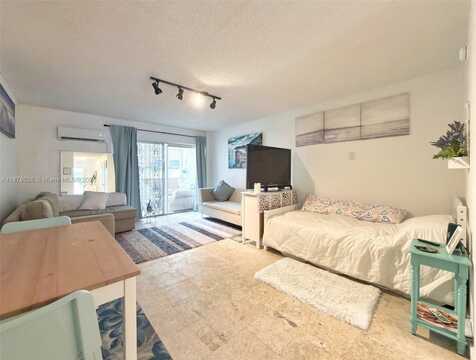 221 Meridian Ave, Miami Beach, FL 33139